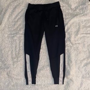 under armor jogers with buttonss